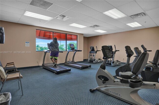 Building Photo - 8941 S Hollybrook Blvd