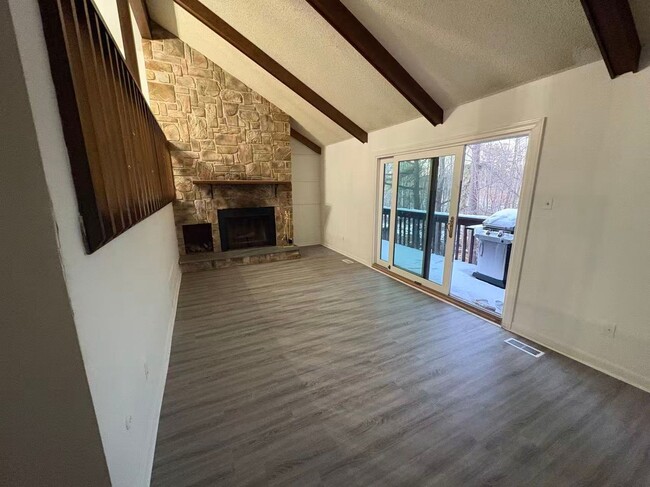 Building Photo - 3 Bedroom 2 1/2 bath Townhome in Pike Creek