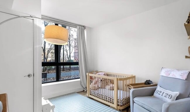 Building Photo - 42 8th St