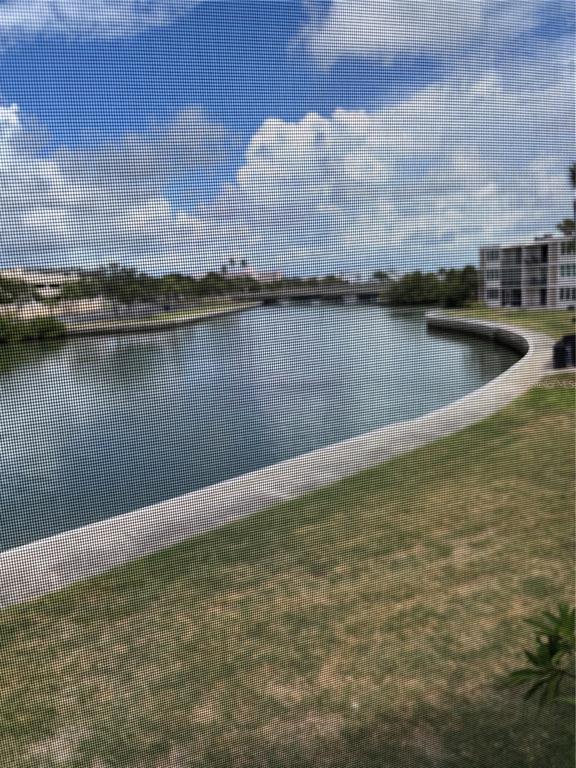Building Photo - 7405 Bay Island Dr S