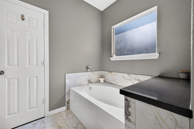 Building Photo - 21310 Sweet Grass Ln