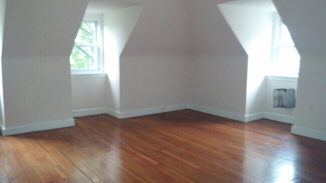 Building Photo - 119 E Mt Airy Ave