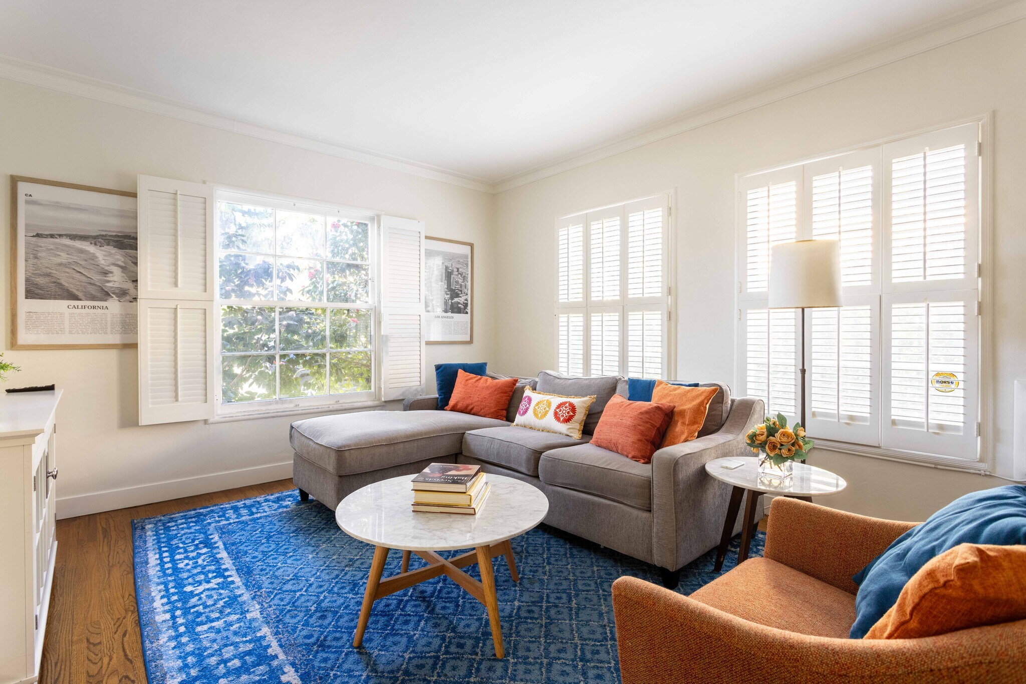 Living Room - 1290 Devon Ave