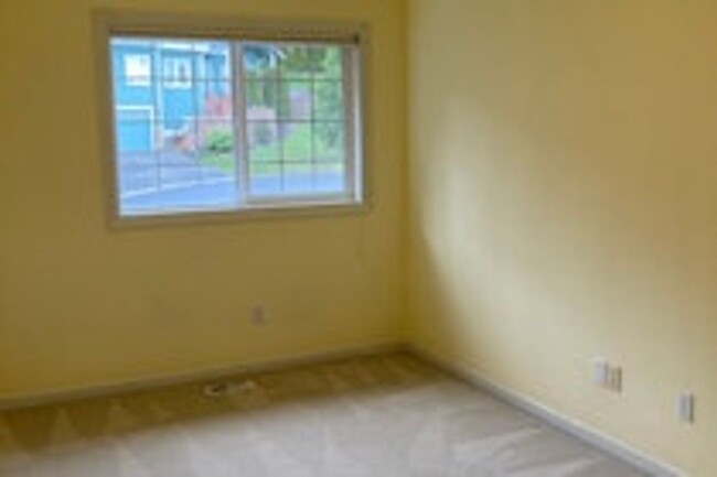 Building Photo - 4bd/2ba House in Newcastle