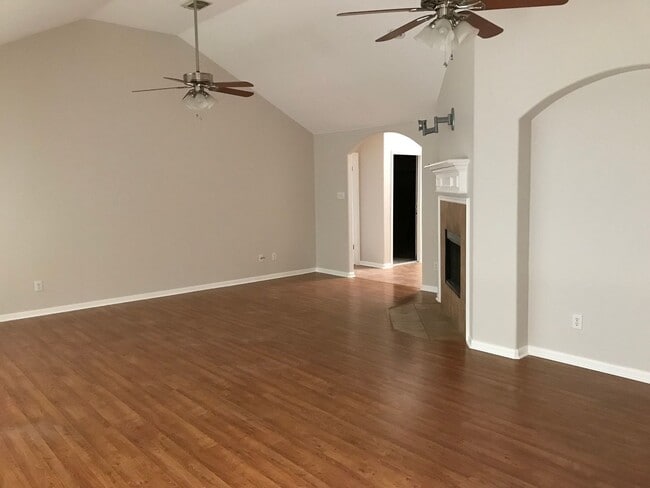 Building Photo - 4108 N Summercrest Loop