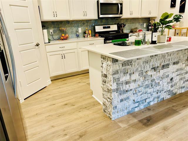 Building Photo - 8404 Radiant St