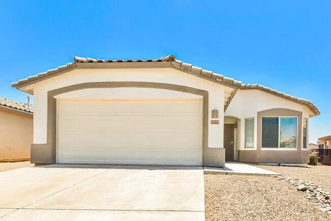 Building Photo - 8949 N Velvet Mesquite Pl