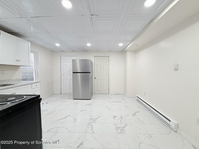 Building Photo - 210-212 Center Ave