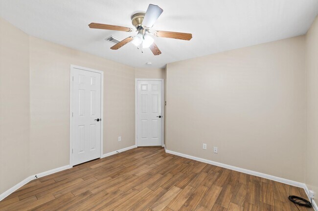 Building Photo - 227 Mammoth Springs Ln