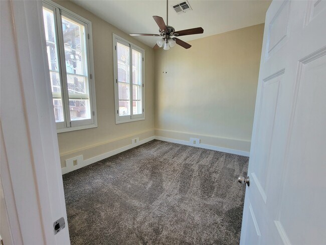 Building Photo - 2315 Harborside Dr