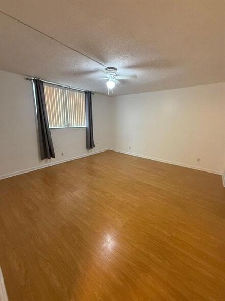 Building Photo - 404 NW 68th Ave
