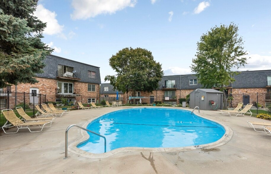 Building Photo - 12727 Woodcrest Plz