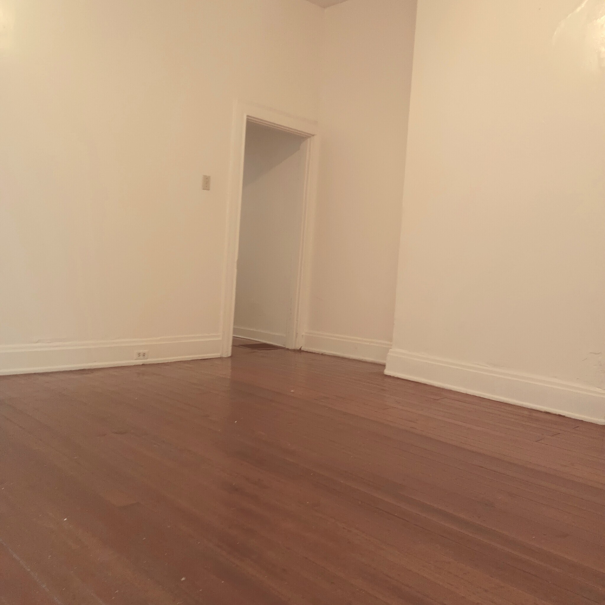 Building Photo - 2116 Ravine St