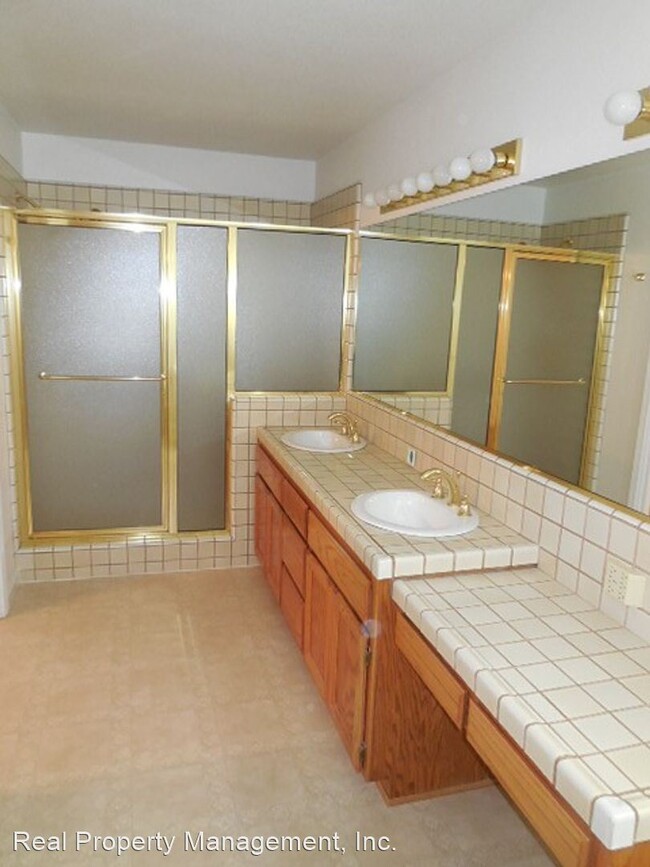 Building Photo - 4 br, 2 bath House - 2941 Shadowbrook Ln