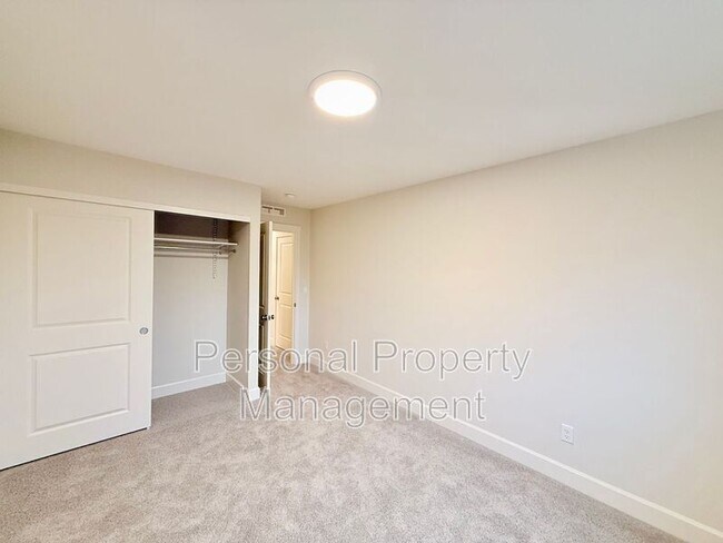 Building Photo - 8105 NE 167th Ave