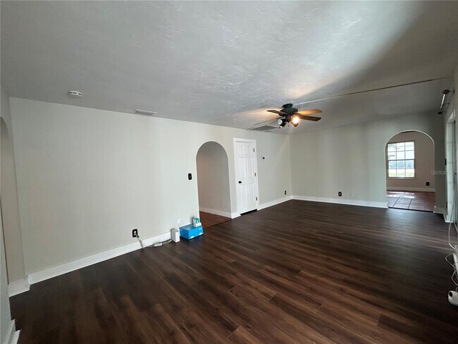 Building Photo - 3322 NW 39th Ter