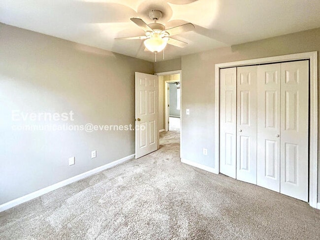 Building Photo - 8002 St Charles Square