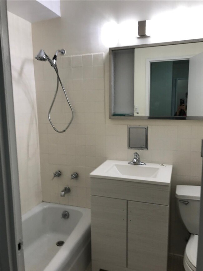 Building Photo - 201 ST PAULS Ave