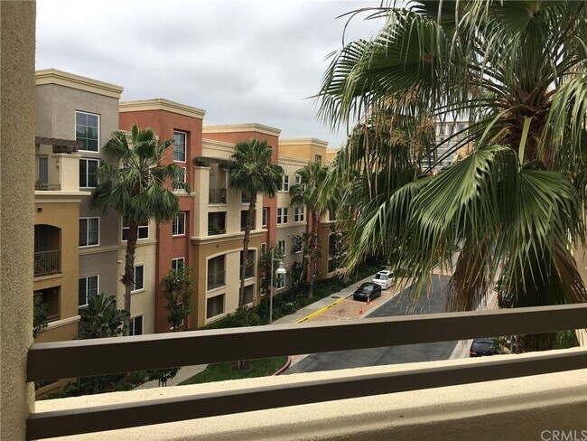 Building Photo - 1480 Scholarship-