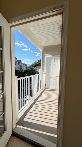 DECK - 2411 Ramapo Ct