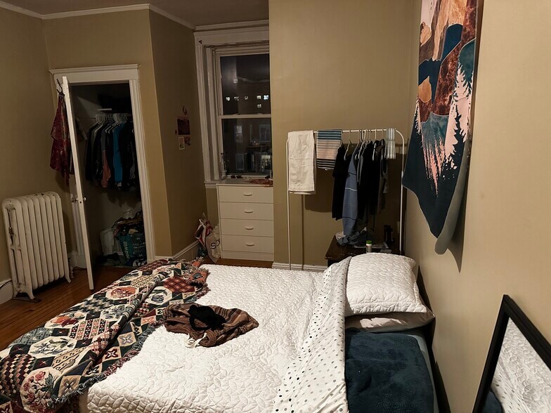 Building Photo - 60 Egmont St