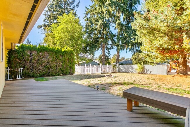 Building Photo - 2bd 2ba luxury duplex