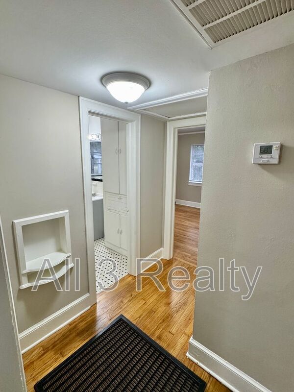 Building Photo - 108 Brantwood Dr