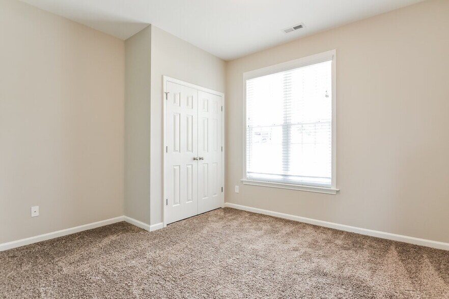 Building Photo - 607 Bellefont Ct