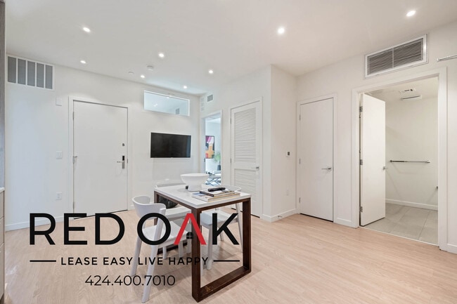 Building Photo - 5851 W 88th St