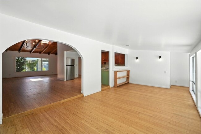 Building Photo - 8461 Valley Circle Blvd