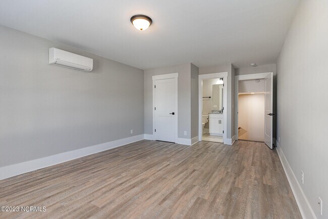 Building Photo - 2108 Stonecrest Dr NW