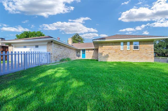 Building Photo - 2400 Bengal Ln