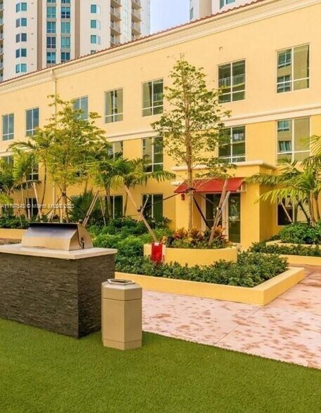 Building Photo - 7350 SW 89th St