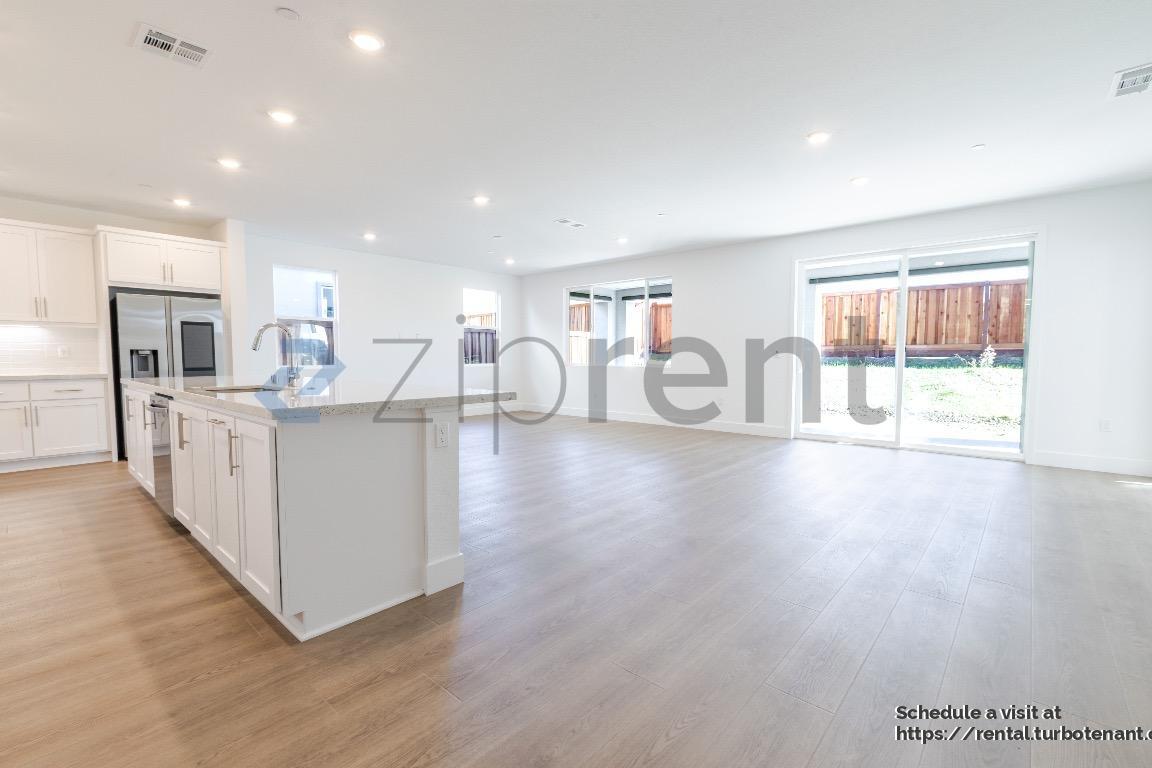 Building Photo - 443 Royal Nat'l Rd