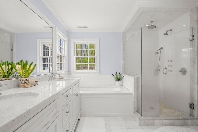 Building Photo - 61 Bittersweet Ln