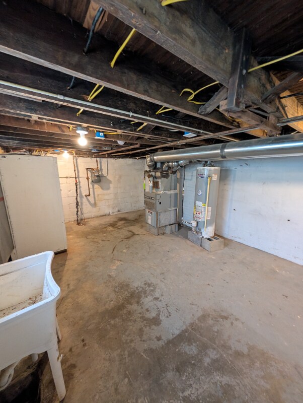 Building Photo - 4081 E 104th St