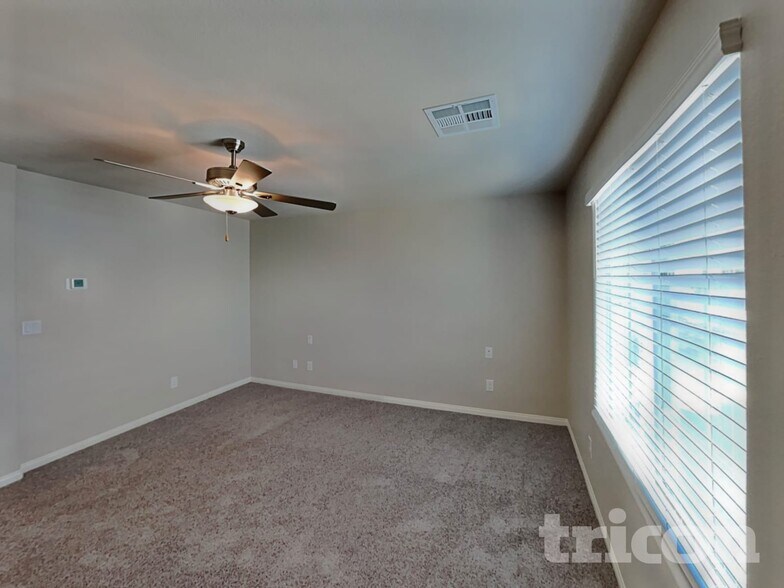 Building Photo - 7237 Halo Falls St