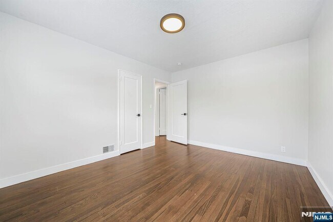 Building Photo - 111 Charles St