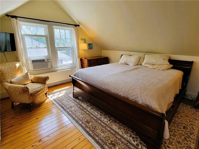 Building Photo - 60 Prairie Ave