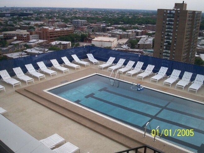 Building Photo - 720 W Gordon Terrace