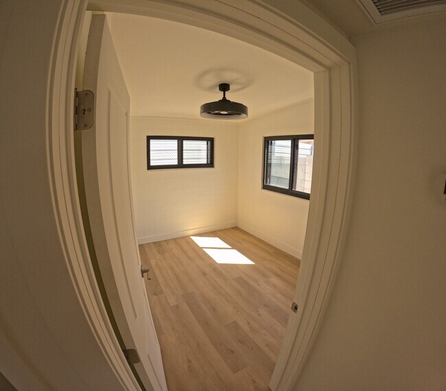 Building Photo - 221 E Tonto St