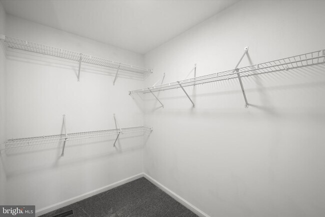 Building Photo - 8314 Sunnybrook Ct