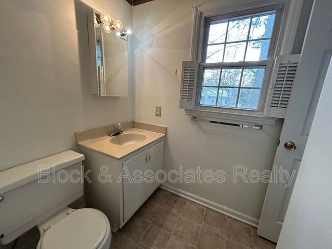 Building Photo - 405 Herndon Dr