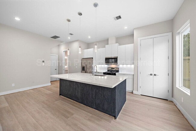 Building Photo - 24 Bucan Street