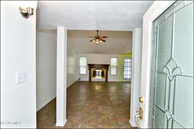 Building Photo - 853 Nita Fay Dr