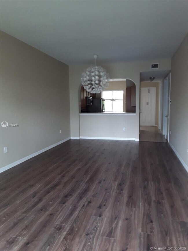 Building Photo - 3600 Oaks Clubhouse Dr