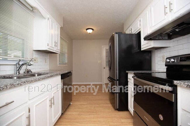 Building Photo - 4500 Linda Dr