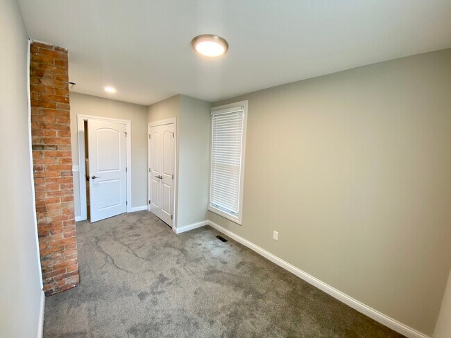 Building Photo - 978 Harrison Ave