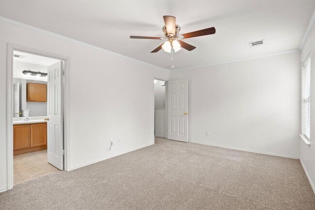 Building Photo - 709B Jane Austen Trail