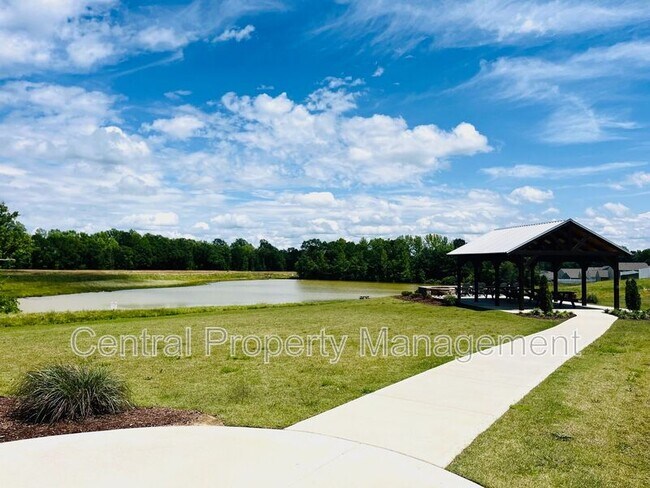 Building Photo - 248 Bonifay Dr